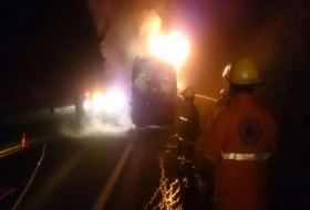 Incendia autob&uacute;s 