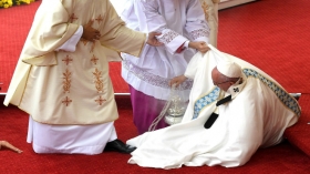 Su santidad con 79 a&ntilde;os de edad tropez&oacute; cuando caminaba en el altar del mismo Santuario