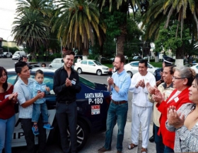 Entregan patrulla en la colonia Santa María