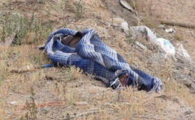 No ten&iacute;a playera y solo ten&iacute;a puesto un pantal&oacute;n de mezclilla azul