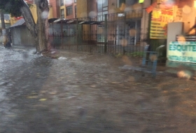 Se inundan calles con lluvia