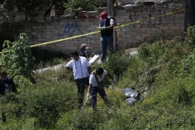 Destaca el hallazgo de dos cadáveres embolsados 