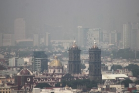 Es visible una nube de bruma suspendida en el aire