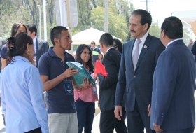 Supervisa rector proceso de admisión