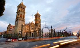 Puebla: arquitectura, sus m&aacute;s de 365 iglesias y su comida.