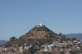  Casas habitación en riesgo por lluvias en las faldas del cerro de San Miguel