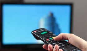Pr&oacute;rroga para Tv Azteca y Televisa causa pol&eacute;mica